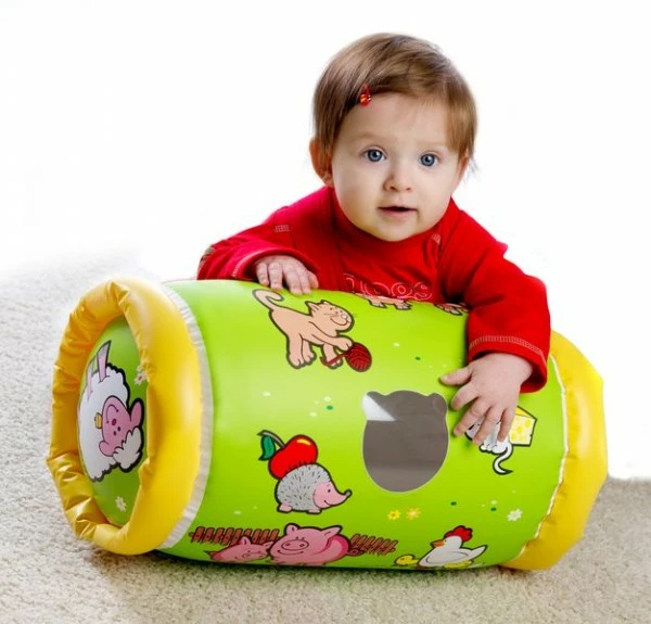 Teddies Válec s rolničkou nafukovací Moje první zvířátka 42 x 23 cm v krabici