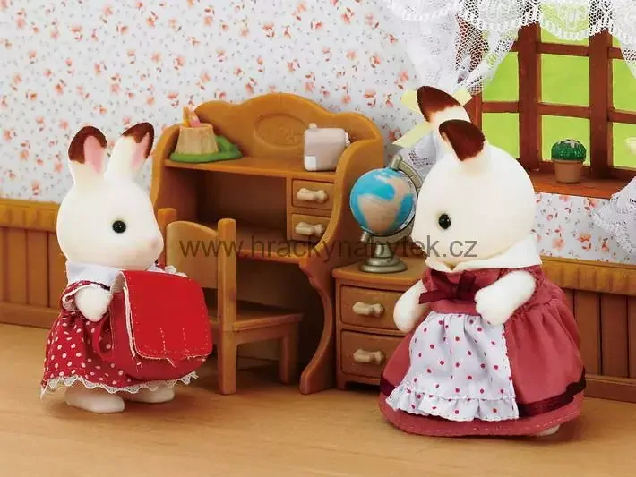 Sylvanian Families Nábytek "chocolate" králíků - sestra u psacího stolu se židlí