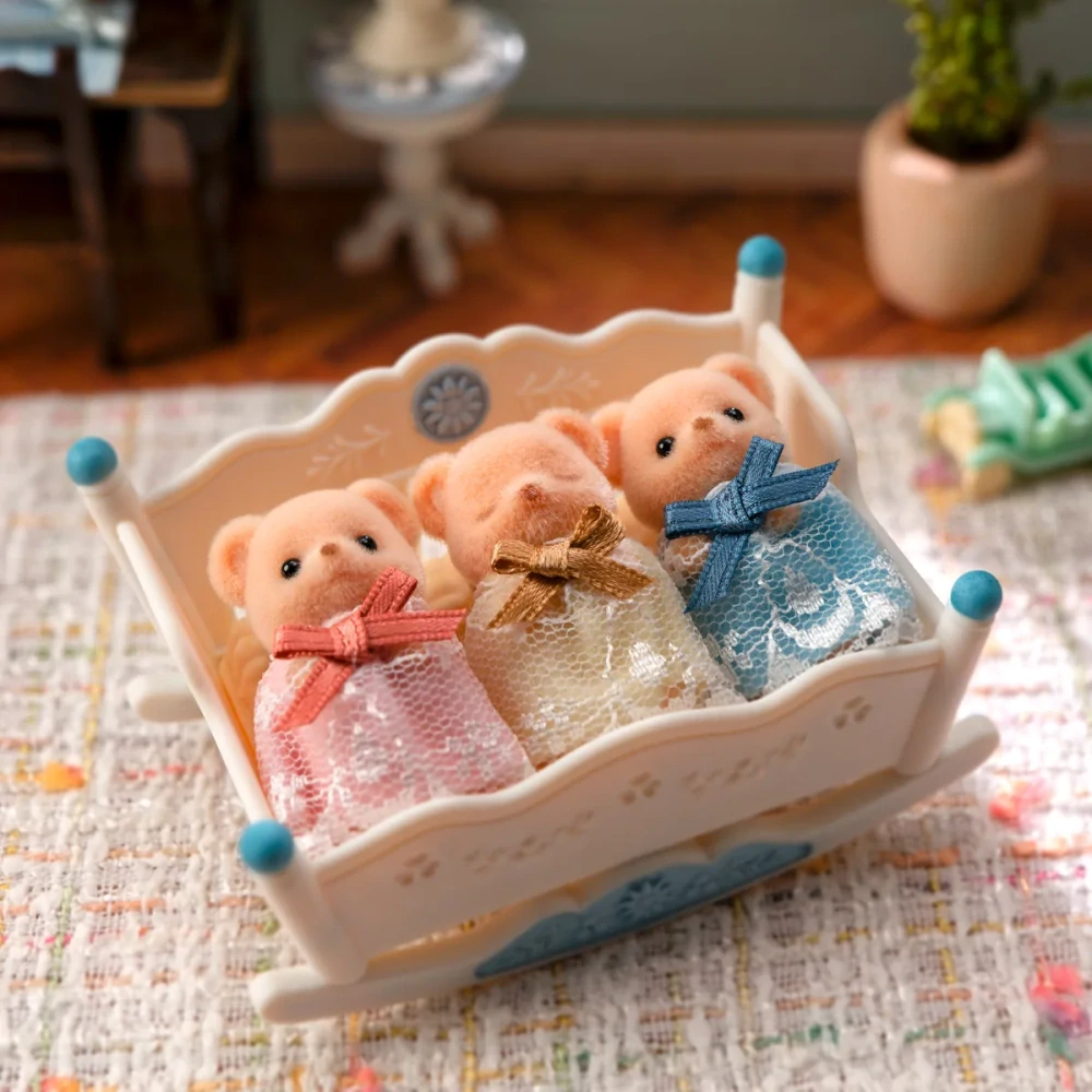 Sylvanian Families Sušenkoví medvídci trojčata v kolébce