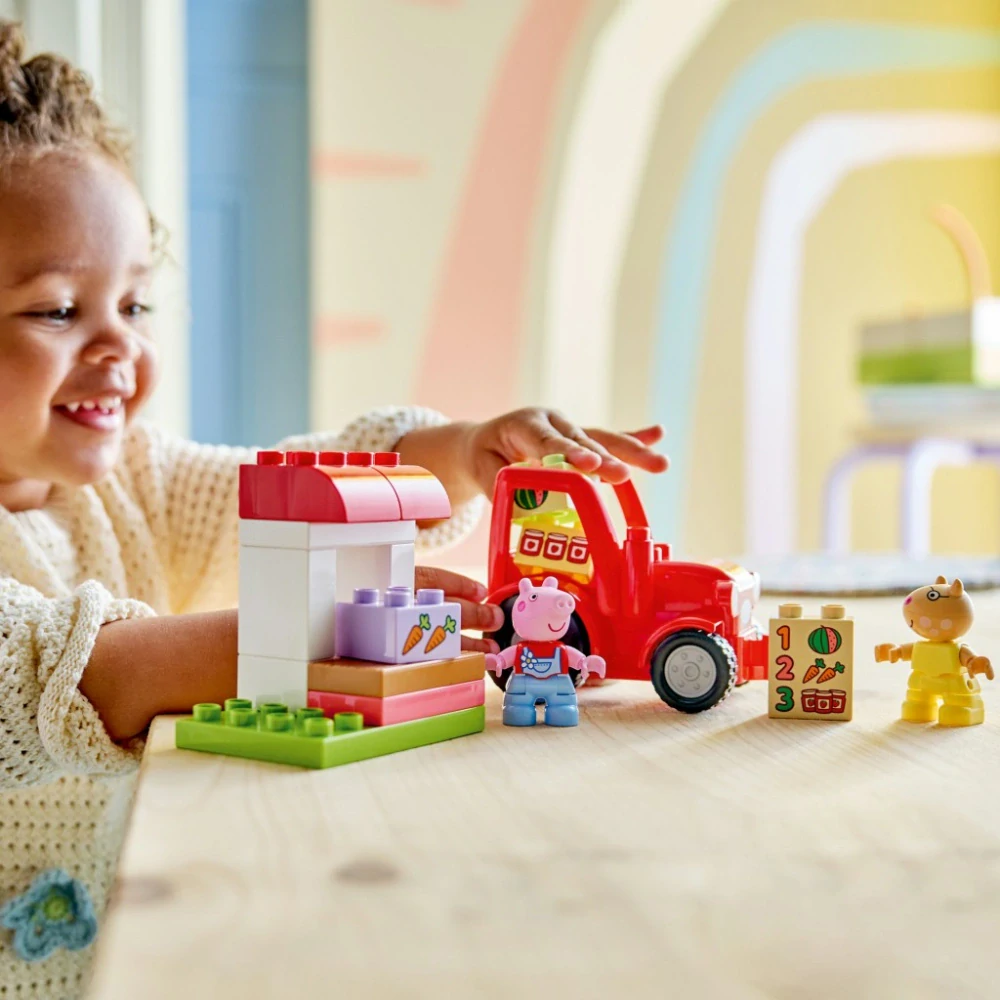 LEGO® 10468 DUPLO® Prasátko PeppaTraktor a tržnice