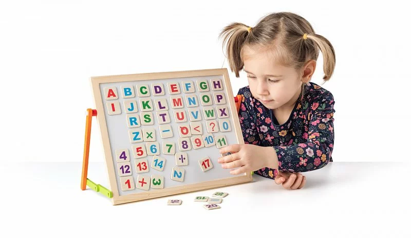 Woody Magnetická tabulka s ABC na stůl