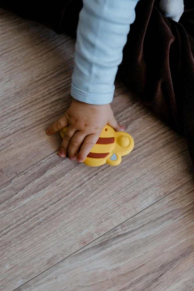 Teddies Točáček včelka babyted silikon/plast 9x7cm na kartě 0m+