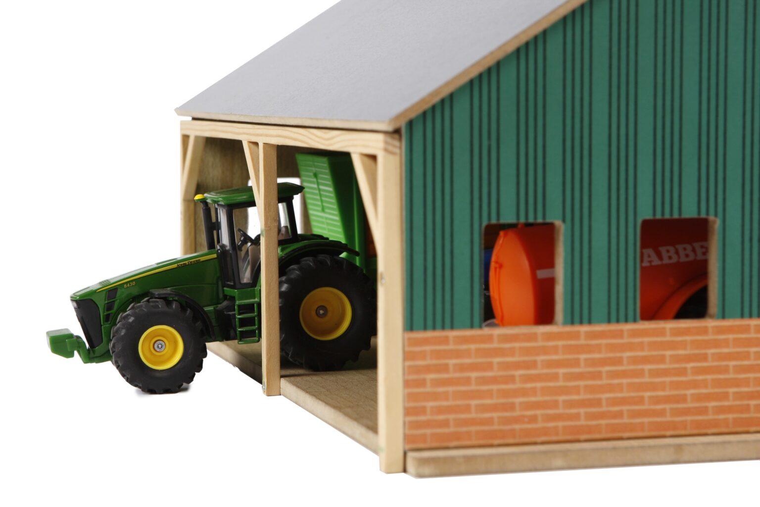 Kids Globe Garáž dřevěná pro traktory 1:50