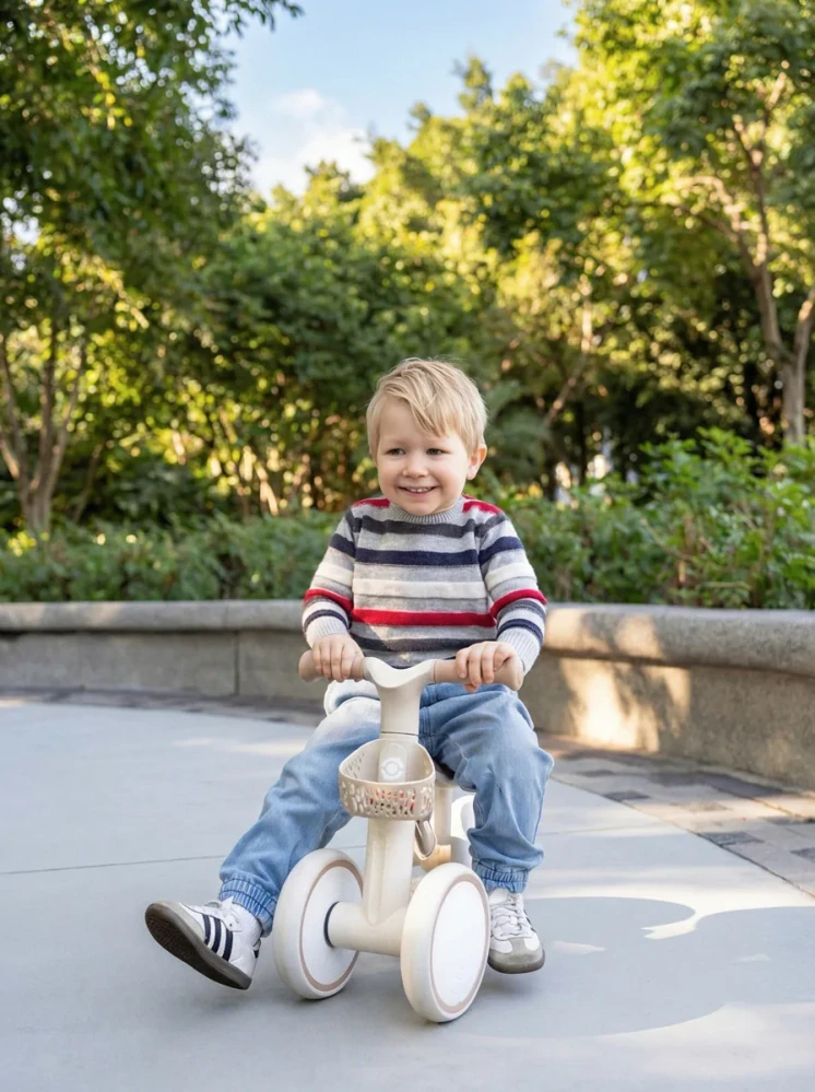 Globber Odrážedlo pro nejmenší LEARNING BIKE ECOLOGIC, berry